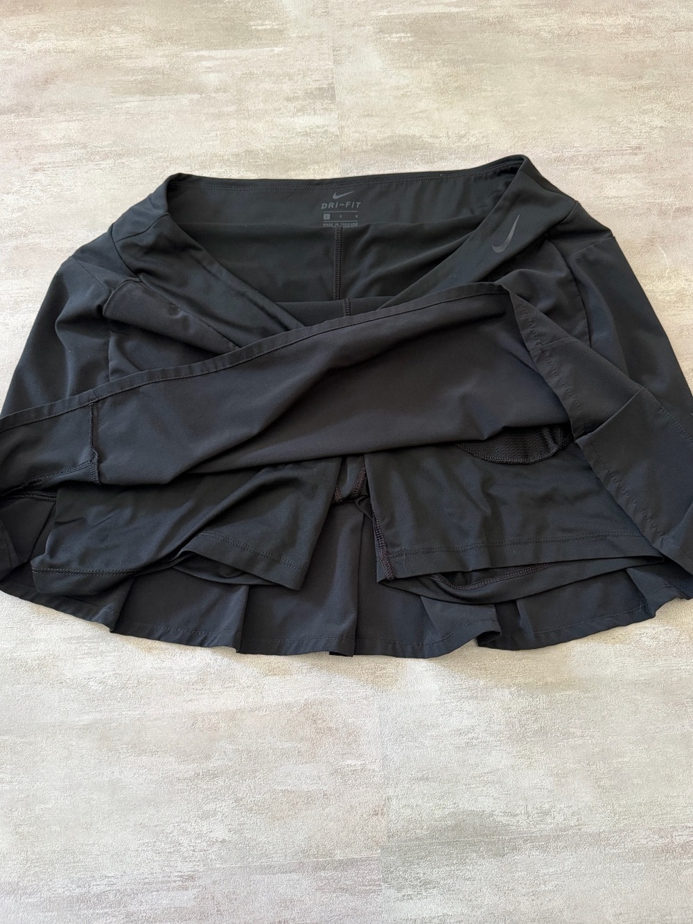 Nike | Dri Core 15” Ladies Golf Skort Black - Size Large - Picture 5 of 6